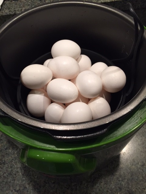 Cooking Hard Boiled Eggs In A Pressure Cooker Random Nuggets